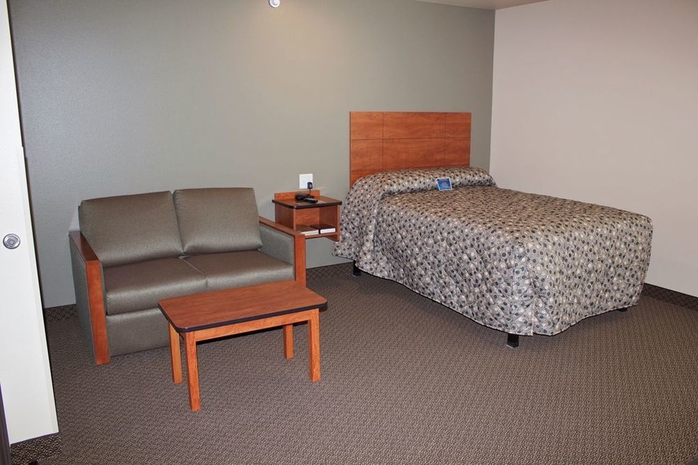 Suburban Studios Watford City Room photo